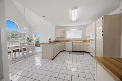 2812 Lee Trevino Court, Shalimar, FL 32579 - Photo 8