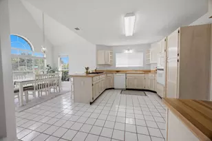2812 Lee Trevino Ct, Shalimar, FL 32579 - Photo 8
