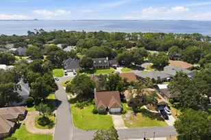 2812 Lee Trevino Ct, Shalimar, FL 32579 - Photo 68