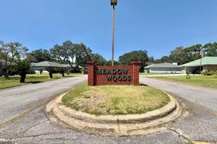 101 Meadow Woods Ln, Niceville, FL 32578 - Photo 2