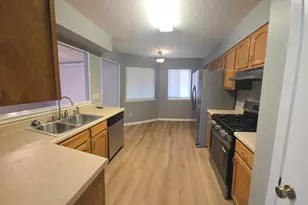 3929 Balsam Dr, Niceville, FL 32578 - Photo 2