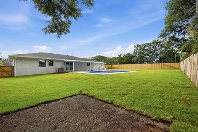 250 NW Briarwood Circle, Fort Walton Beach, FL 32548 - Photo 36