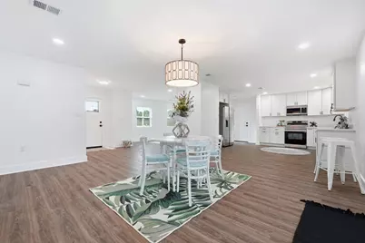 250 NW Briarwood Circle, Fort Walton Beach, FL 32548 - Photo 14
