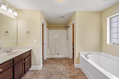 8451 Holley Hills Circle, Navarre, FL 32566 - Photo 38