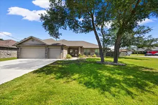 8451 Holley Hills Cir, Navarre, FL 32566 - Photo 6