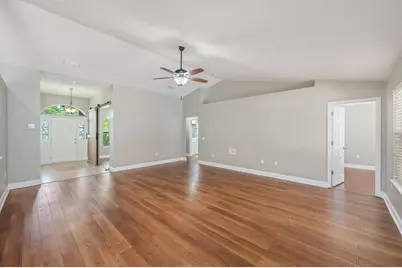 307 Gauntlet Drive, Crestview, FL 32539 - Photo 8
