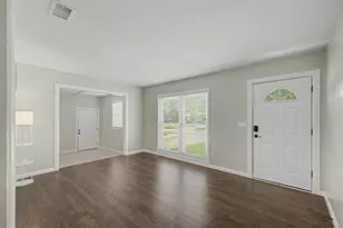 217 NW Katherine Pl, Fort Walton Beach, FL 32548 - Photo 2