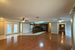 202 Adams Dr, Crestview, FL 32536 - Photo 6