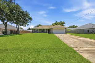 2030 Hawthorne Dr, Navarre, FL 32566 - Photo 1