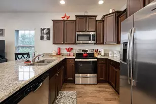 8732 Brown Pelican Cir, Navarre, FL 32566 - Photo 6