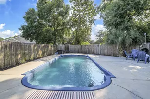 424 NW Village Ct, Fort Walton Beach, FL 32548 - Photo 44