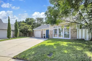 424 NW Village Ct, Fort Walton Beach, FL 32548 - Photo 4