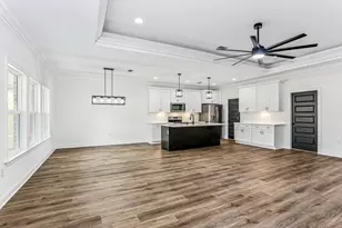 295 Howard St, Niceville, FL 32578 - Photo 4