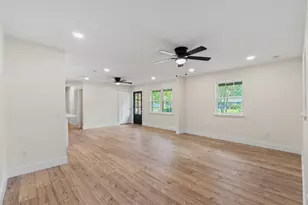 324 SW Harbor Pl, Fort Walton Beach, FL 32548 - Photo 10