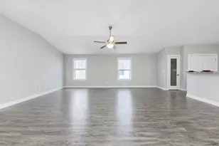 2009 Presidio St, Navarre, FL 32566 - Photo 8