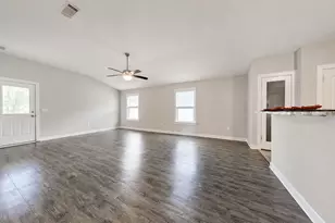 2009 Presidio St, Navarre, FL 32566 - Photo 10