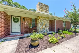 8 Longwood Dr, Shalimar, FL 32579 - Photo 1