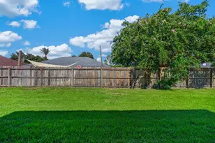 2487 Heritage Cir, Navarre, FL 32566 - Photo 14