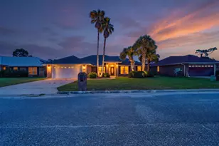 2487 Heritage Cir, Navarre, FL 32566 - Photo 1