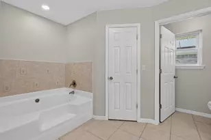 2487 Heritage Cir, Navarre, FL 32566 - Photo 36