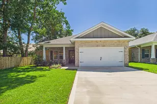1494 Pine St, Niceville, FL 32578 - Photo 1
