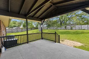 309 NW Cecelia Dr, Fort Walton Beach, FL 32548 - Photo 14