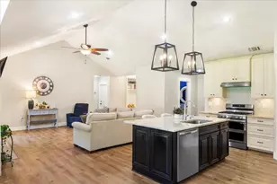 6886 Fernandina Rd, Navarre, FL 32566 - Photo 10
