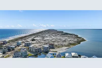 7303 Spinnaker Court, Navarre, FL 32566 - Photo 1