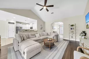 163 Camellia Ct, Freeport, FL 32439 - Photo 2