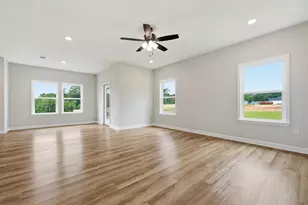2825 Blackbird Ct, Crestview, FL 32539 - Photo 12