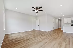 2825 Blackbird Ct, Crestview, FL 32539 - Photo 10