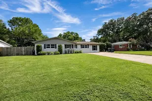 124 NW Sotir St, Fort Walton Beach, FL 32548 - Photo 8