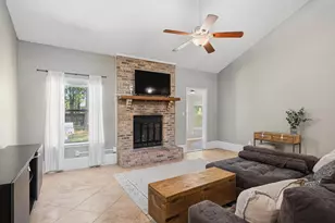 921 Nutmeg Ave, Niceville, FL 32578 - Photo 8