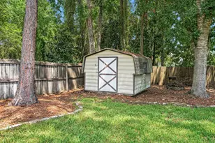 921 Nutmeg Ave, Niceville, FL 32578 - Photo 32