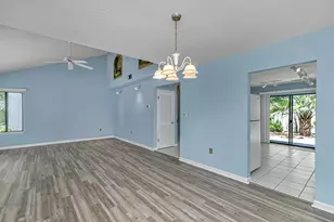 1000 Bay Dr, Niceville, FL 32578 - Photo 10