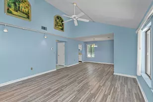 1000 Bay Dr, Niceville, FL 32578 - Photo 12