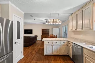 9651 Sunnybrook Dr, Navarre, FL 32566 - Photo 10