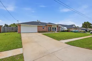 8869 Cagle Dr, Navarre, FL 32566 - Photo 4