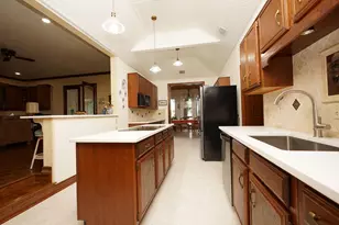 402 Barataria Ln, Fort Walton Beach, FL 32547 - Photo 16