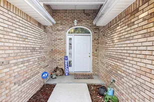 134 Noblat Dr, Mary Esther, FL 32569 - Photo 2
