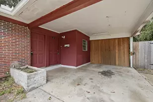 133 NW Robinwood Dr, Fort Walton Beach, FL 32548 - Photo 2