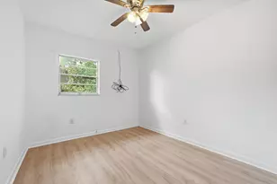 133 NW Robinwood Dr, Fort Walton Beach, FL 32548 - Photo 12