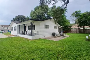 853 Fairview Dr, Fort Walton Beach, FL 32547 - Photo 2