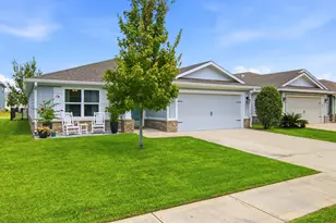 717 Riverwalk Cir, Freeport, FL 32439 - Photo 2