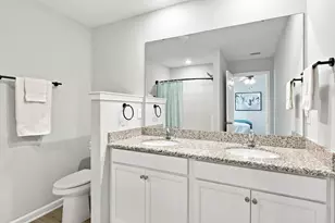 717 Riverwalk Cir, Freeport, FL 32439 - Photo 26