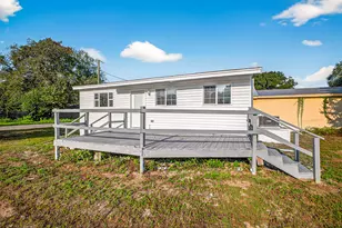 393 NW Lowery Dr, Fort Walton Beach, FL 32547 - Photo 4