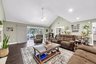 928 The Masters Blvd, Shalimar, FL 32579 - Photo 8