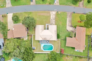 10 Pebble Beach Dr, Shalimar, FL 32579 - Photo 4
