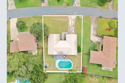 10 Pebble Beach Drive, Shalimar, FL 32579 - Photo 1