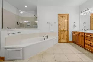 205 SE Alconese Ave, Fort Walton Beach, FL 32548 - Photo 22
